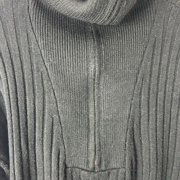 525 Sweater - Women’s Small‎ - Picture 4 of 8